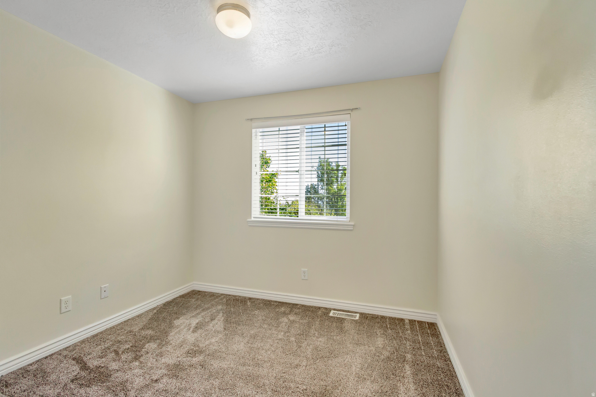 EASTSIDE ESTATES - Residential