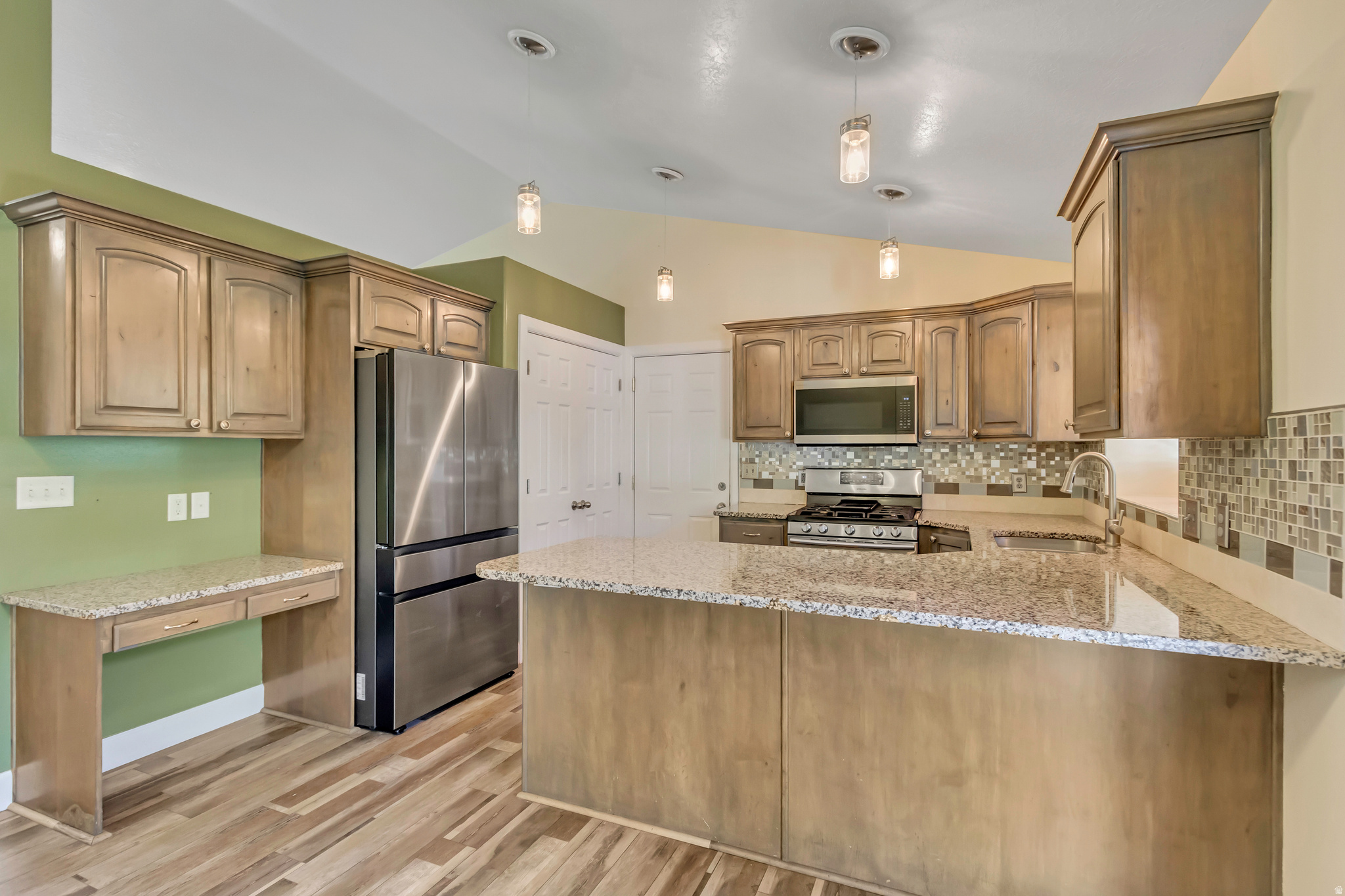 EASTSIDE ESTATES - Residential