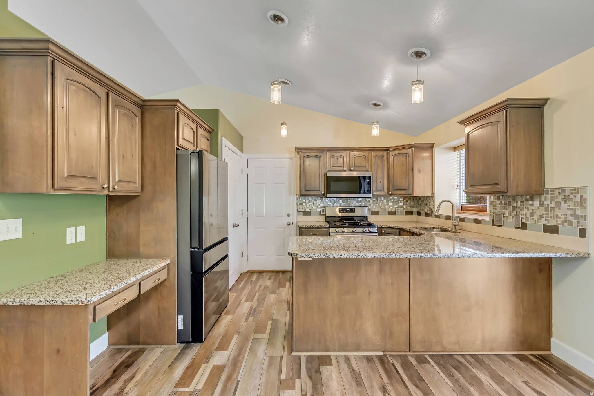 EASTSIDE ESTATES - Residential
