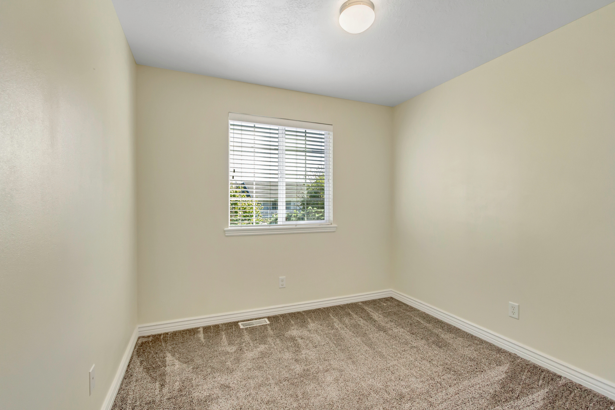 EASTSIDE ESTATES - Residential