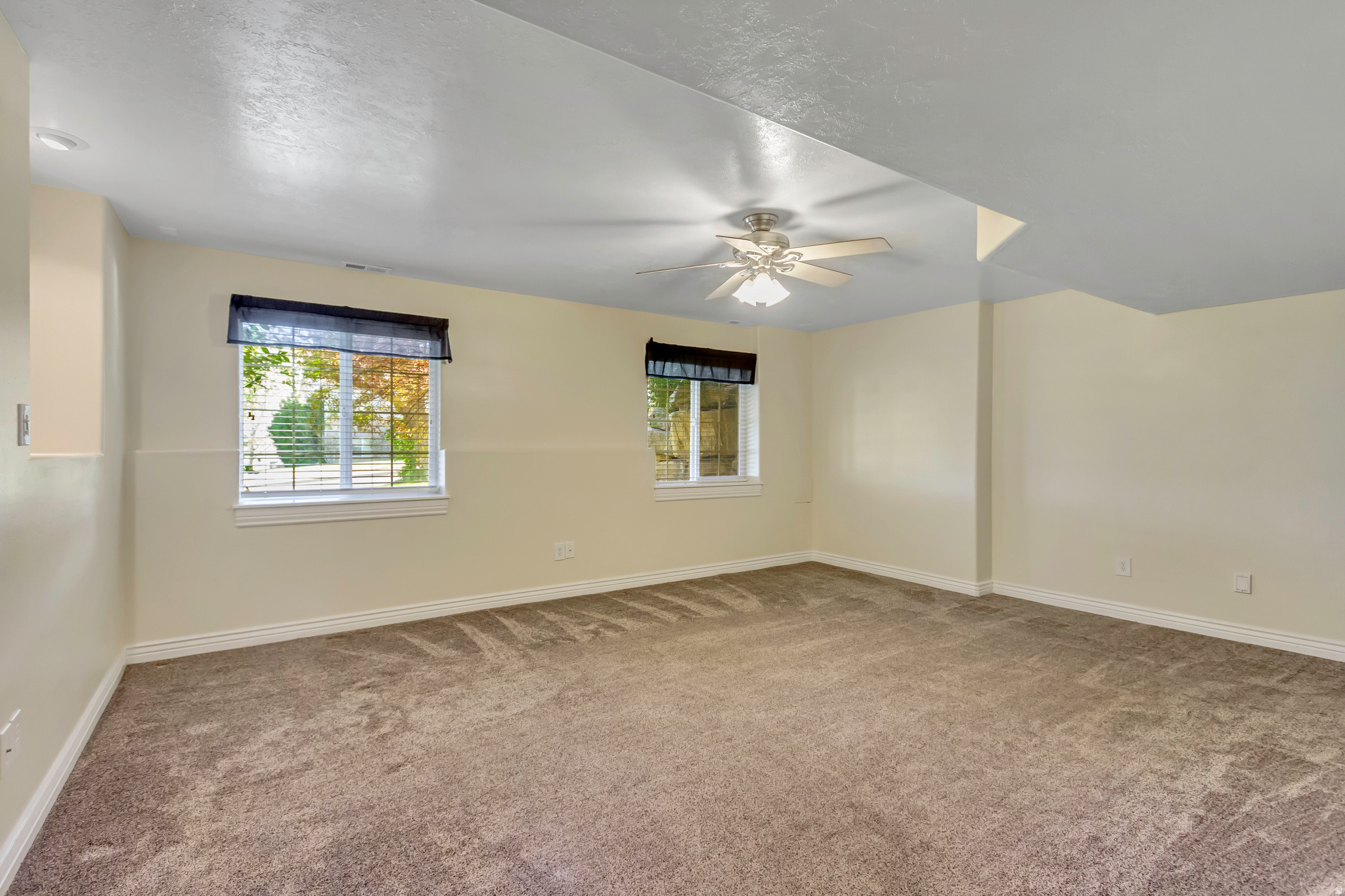 EASTSIDE ESTATES - Residential