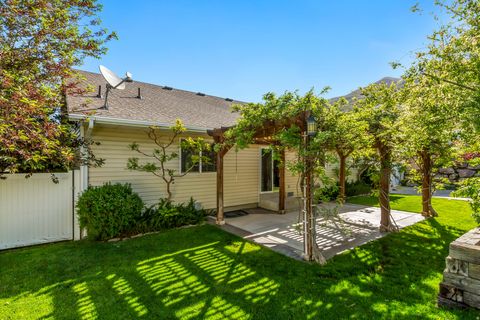 Tiny photo for 966 E LAMBERT AVE, Santaquin, UT 84655 (MLS # 2158763)