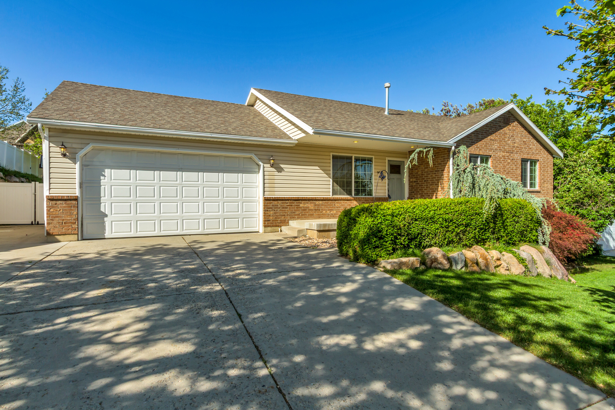 EASTSIDE ESTATES - Residential