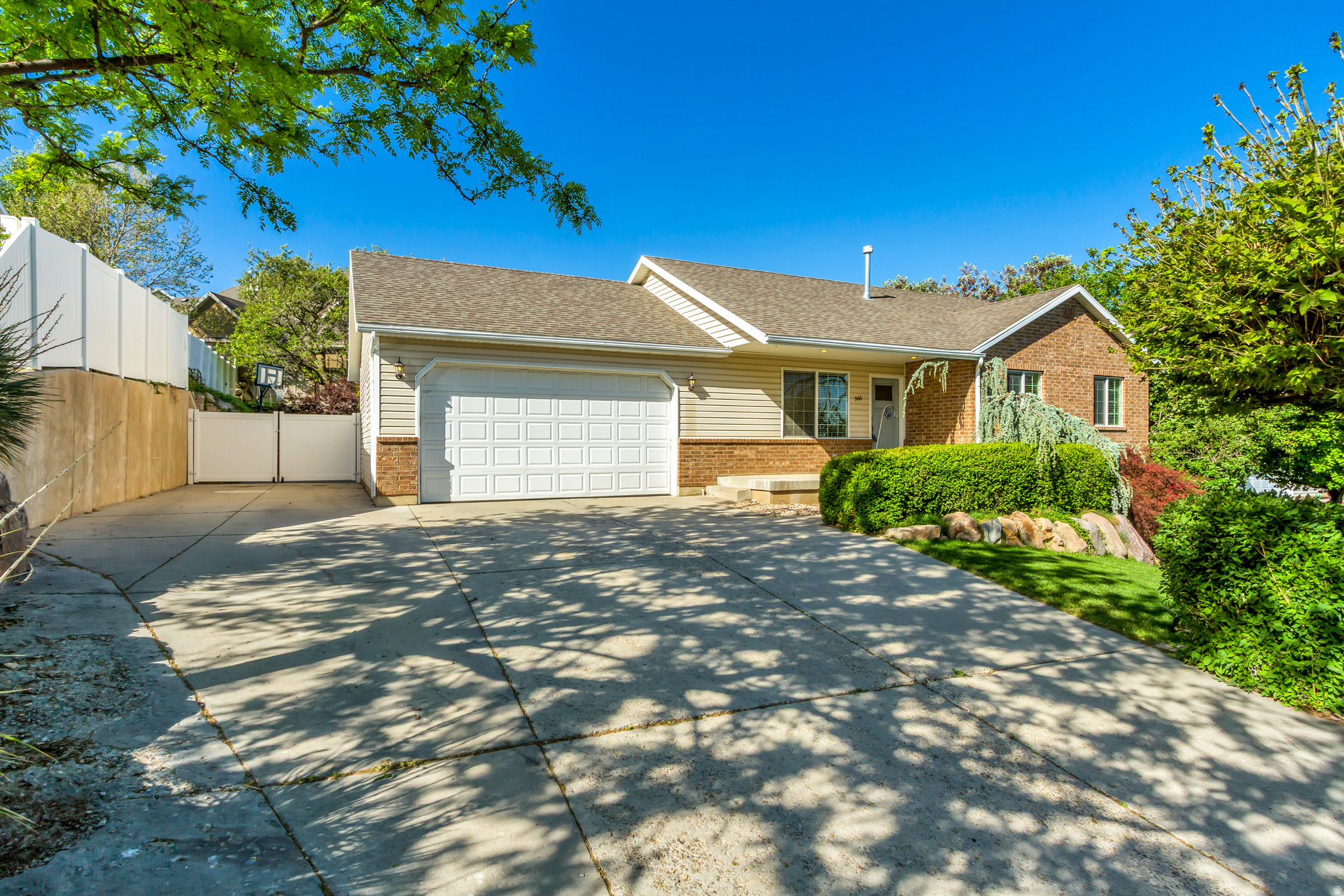 EASTSIDE ESTATES - Residential