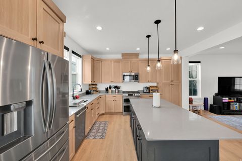 Tiny photo for 11161 S CHEVIOT HILLS LN, South Jordan, UT 84009 (MLS # 2130884)