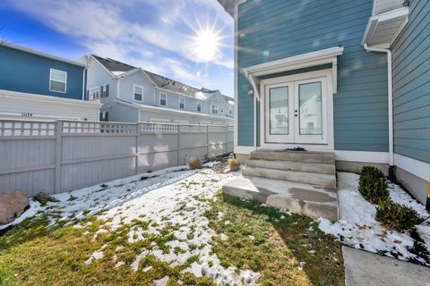 Tiny photo for 11161 S CHEVIOT HILLS LN, South Jordan, UT 84009 (MLS # 2130884)