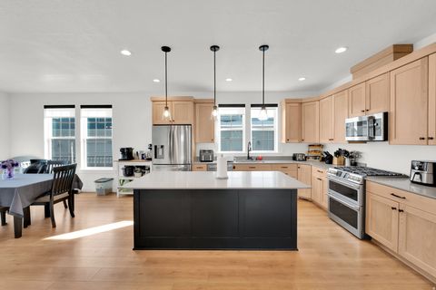 Tiny photo for 11161 S CHEVIOT HILLS LN, South Jordan, UT 84009 (MLS # 2130884)