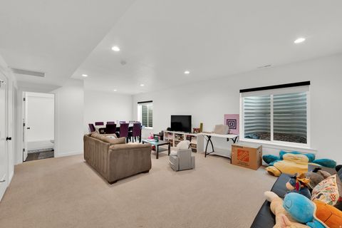 Tiny photo for 11161 S CHEVIOT HILLS LN, South Jordan, UT 84009 (MLS # 2130884)