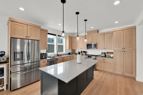 Tiny photo for 11161 S CHEVIOT HILLS LN, South Jordan, UT 84009 (MLS # 2130884)