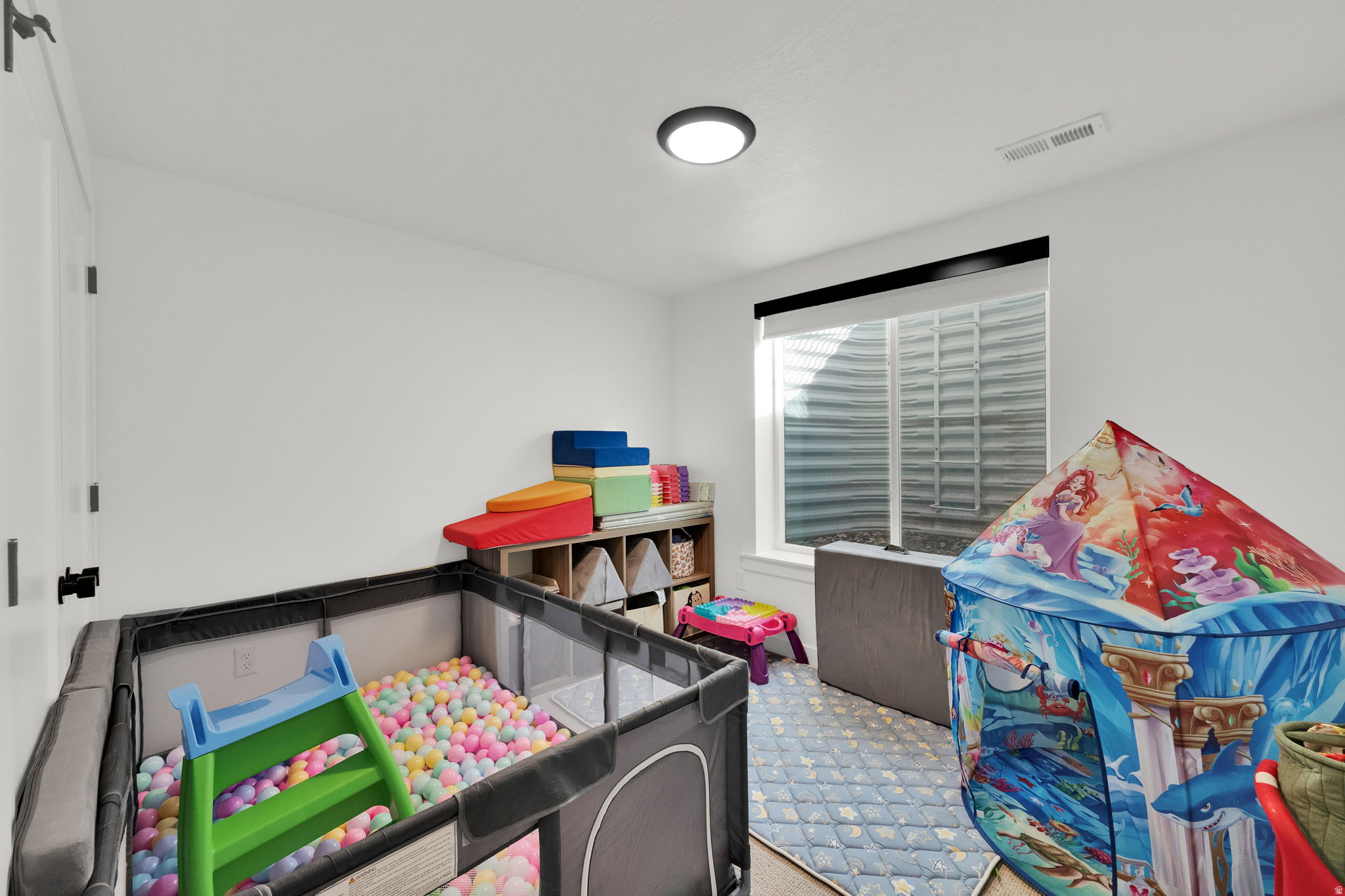 DAYBREAK - Residential