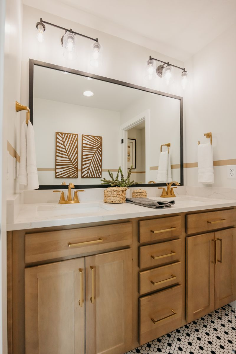 RIVERSIDE ESTATES - Residential