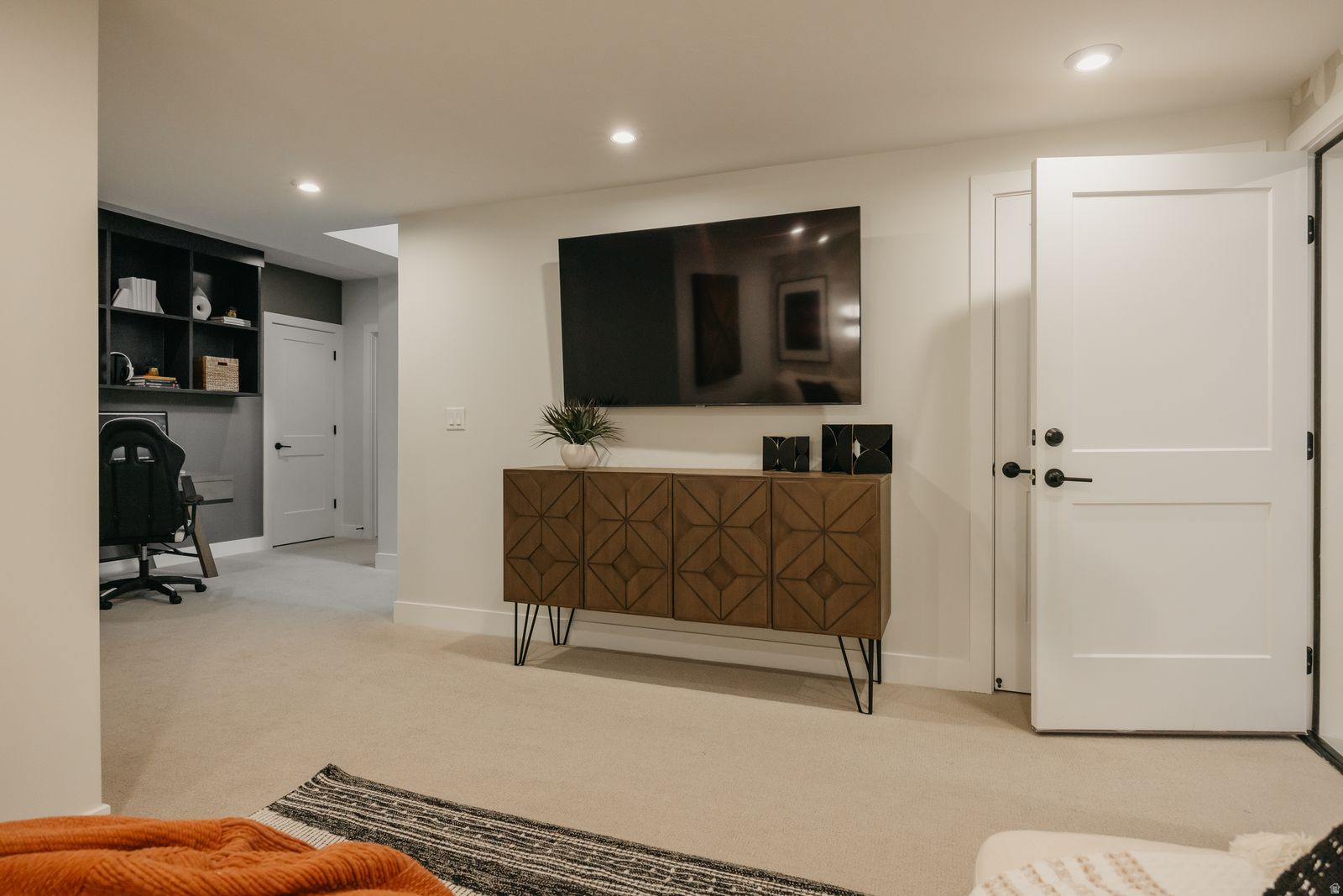 RIVERSIDE ESTATES - Residential