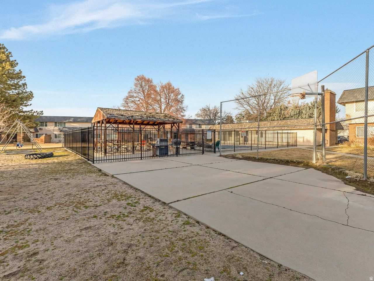 MOUNTAIN VIEW PARK - Residential