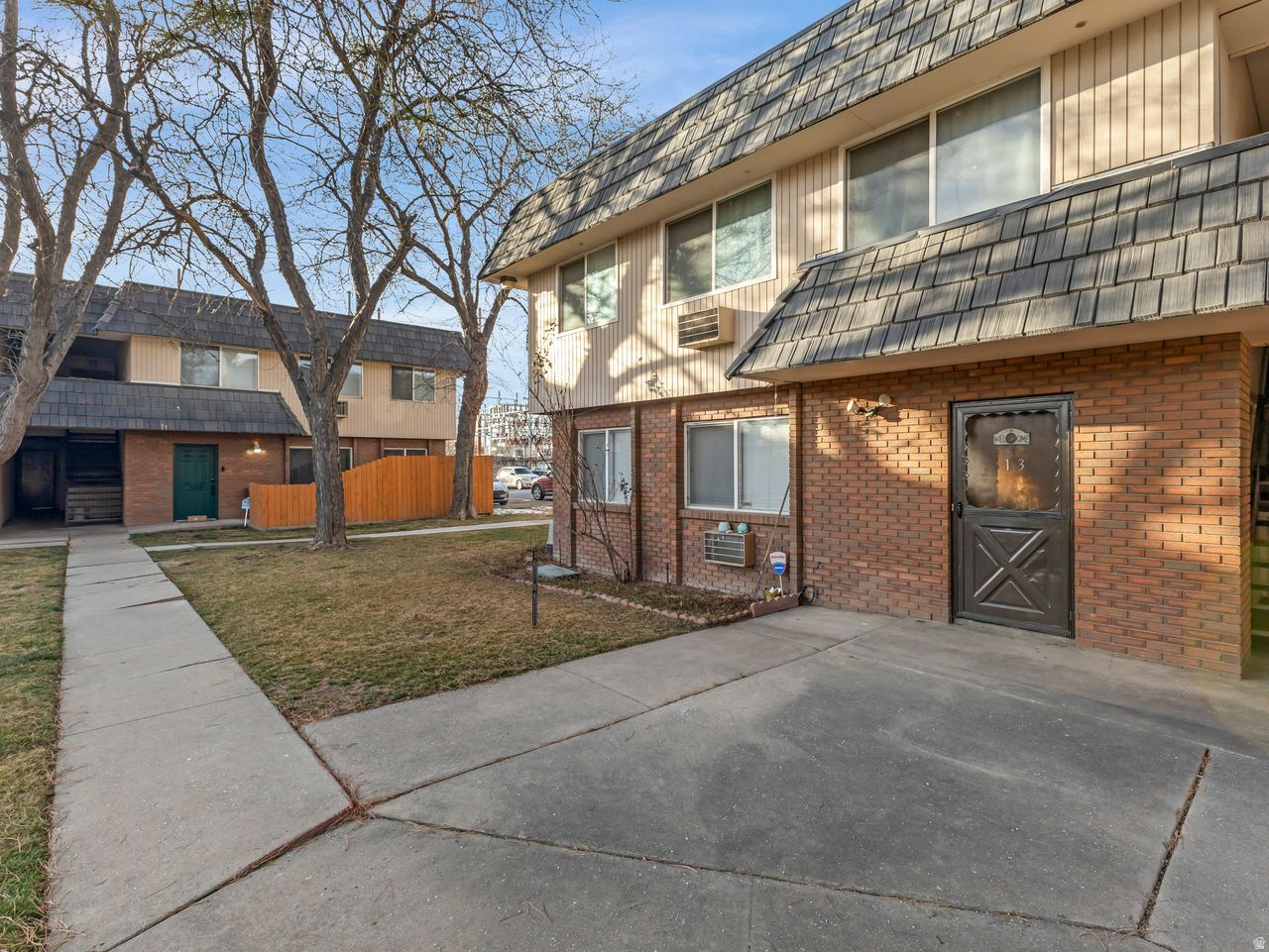 MOUNTAIN VIEW PARK - Residential