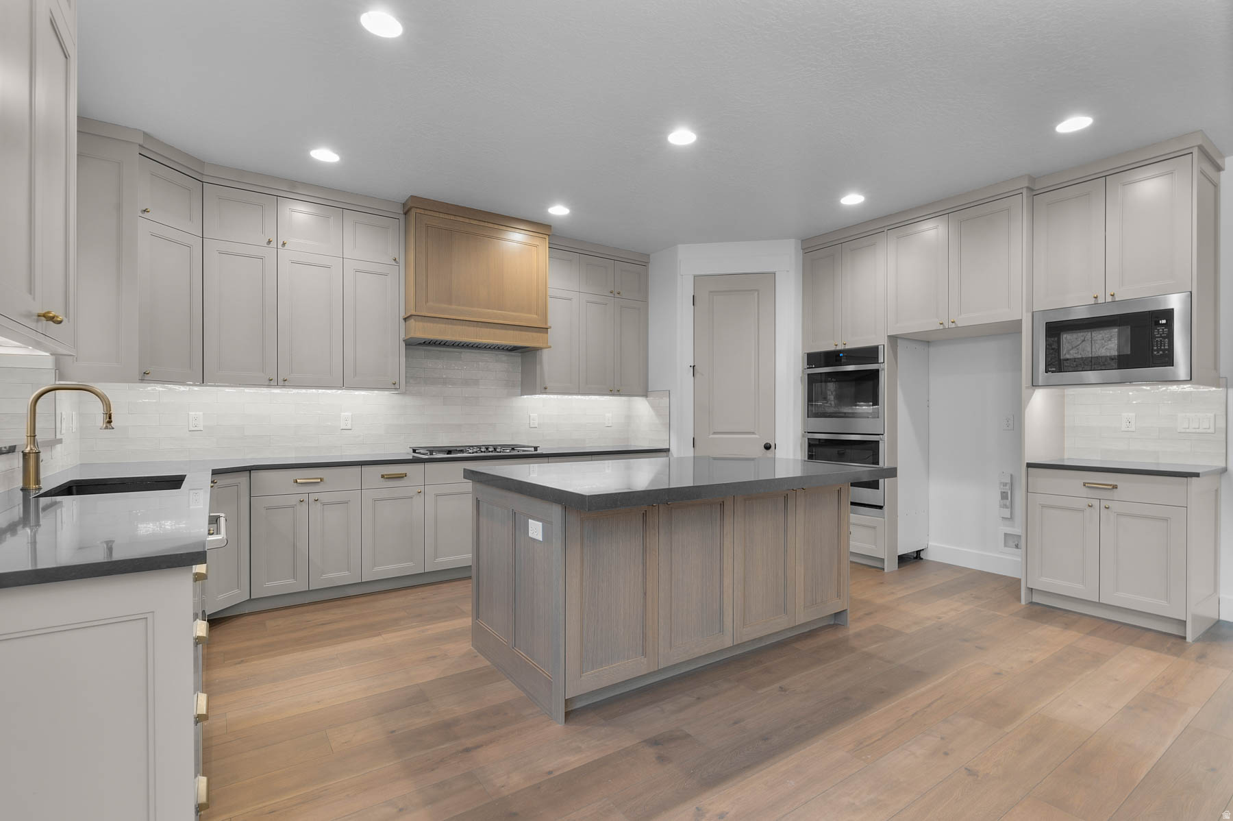 CARRARA VILLAS 5 - Residential