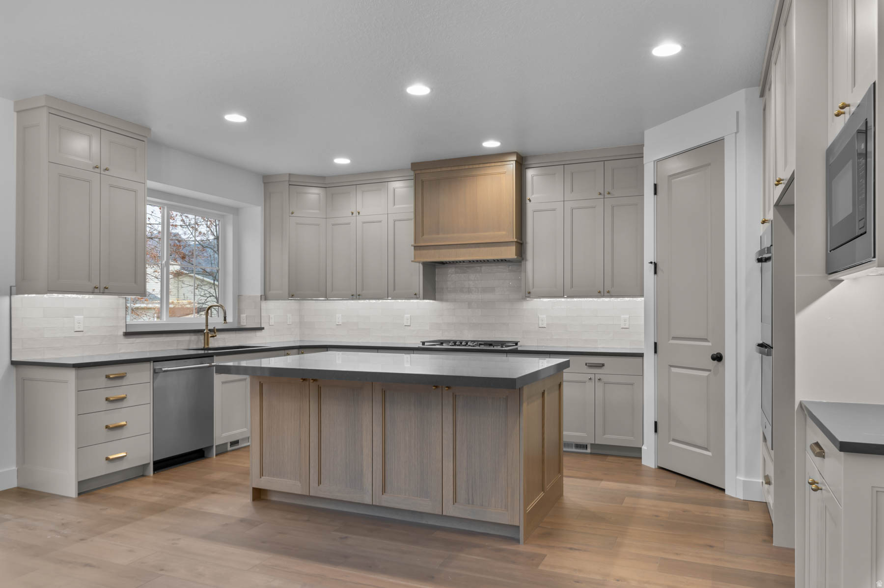 CARRARA VILLAS 5 - Residential