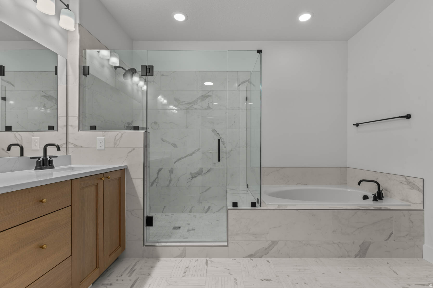 CARRARA VILLAS 5 - Residential