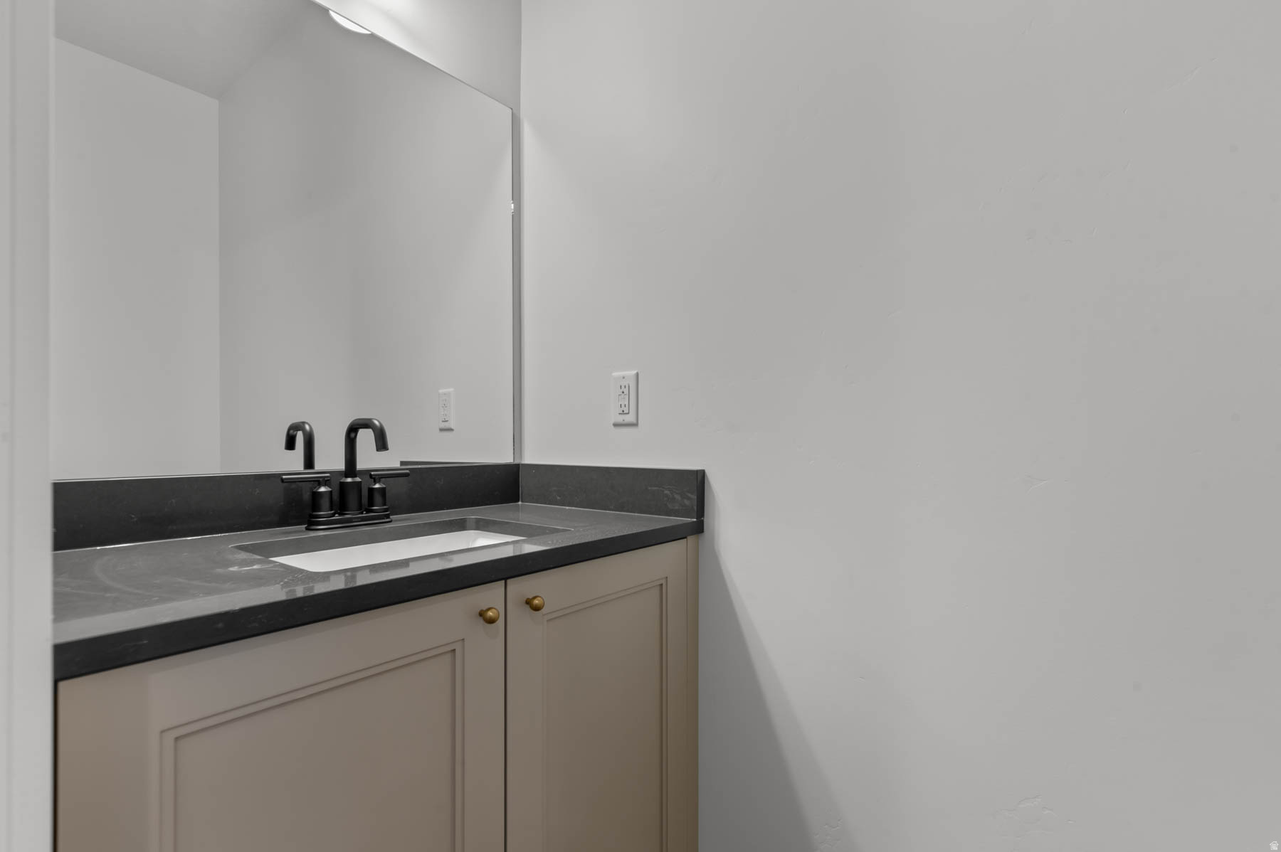 CARRARA VILLAS 5 - Residential