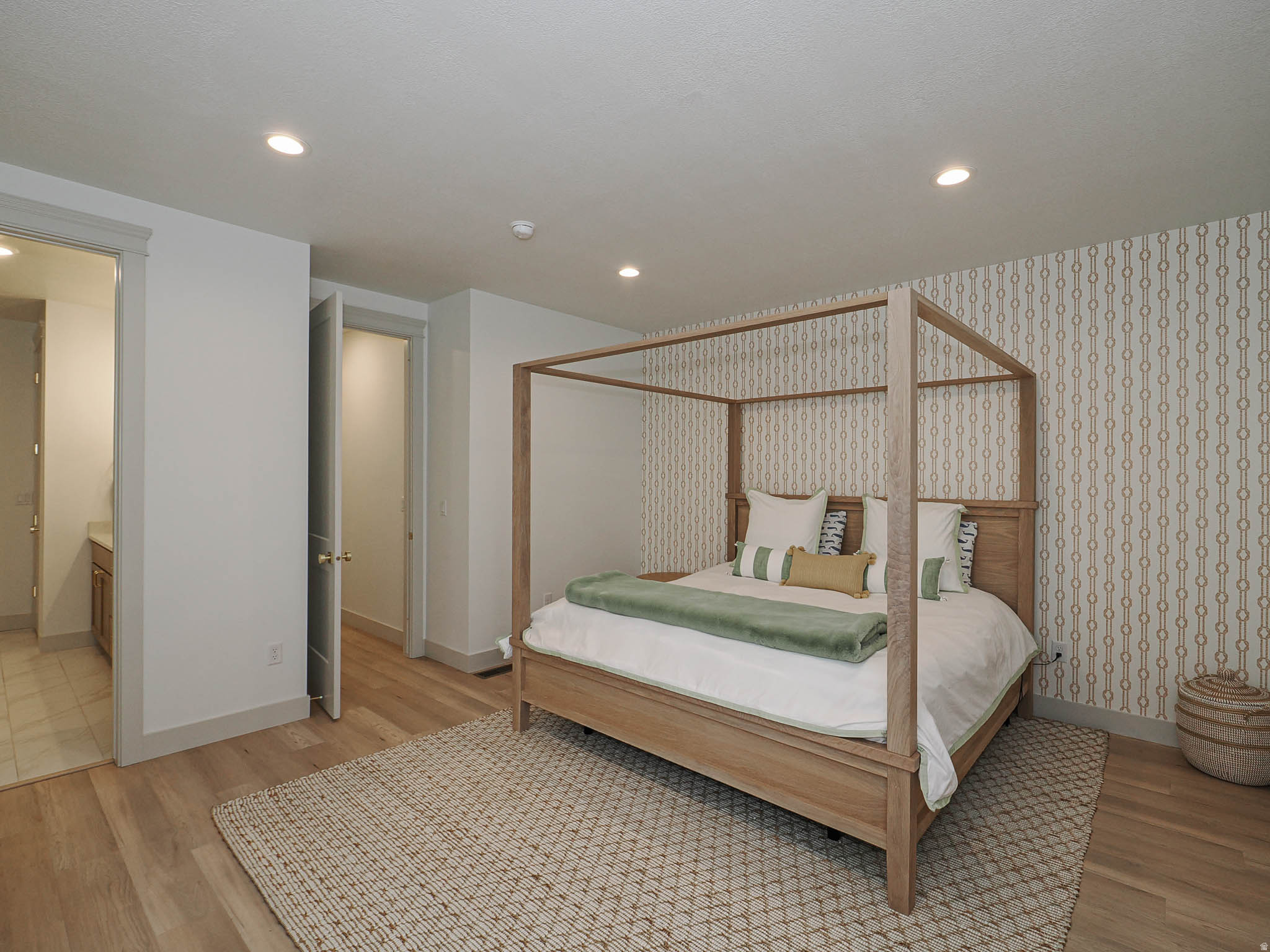 DAYBREAK - Residential