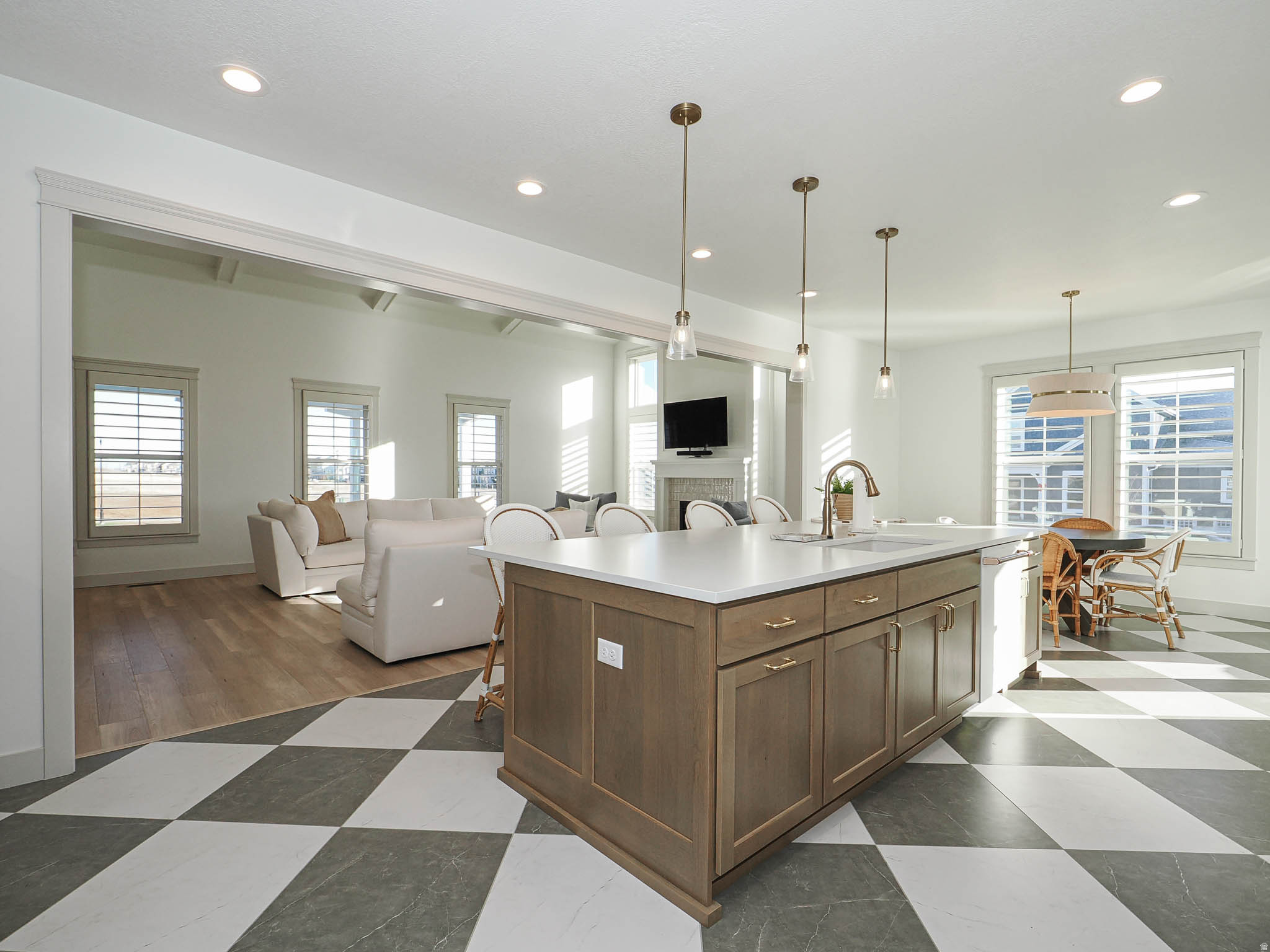 DAYBREAK - Residential