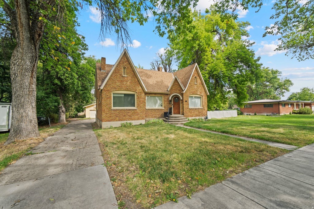 Photo of 163 E MAIN ST, Wellsville, UT 84339 (MLS # 2186251)