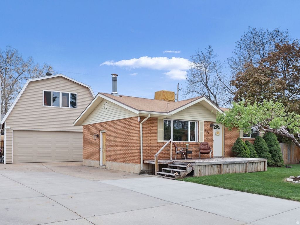 Photo of 537 E 1900 N, North Ogden, UT 84414 (MLS # 2153150)