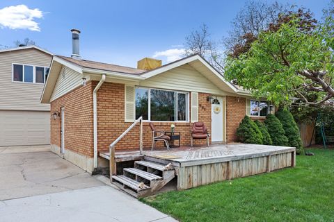 Tiny photo for 537 E 1900 N, North Ogden, UT 84414 (MLS # 2153150)