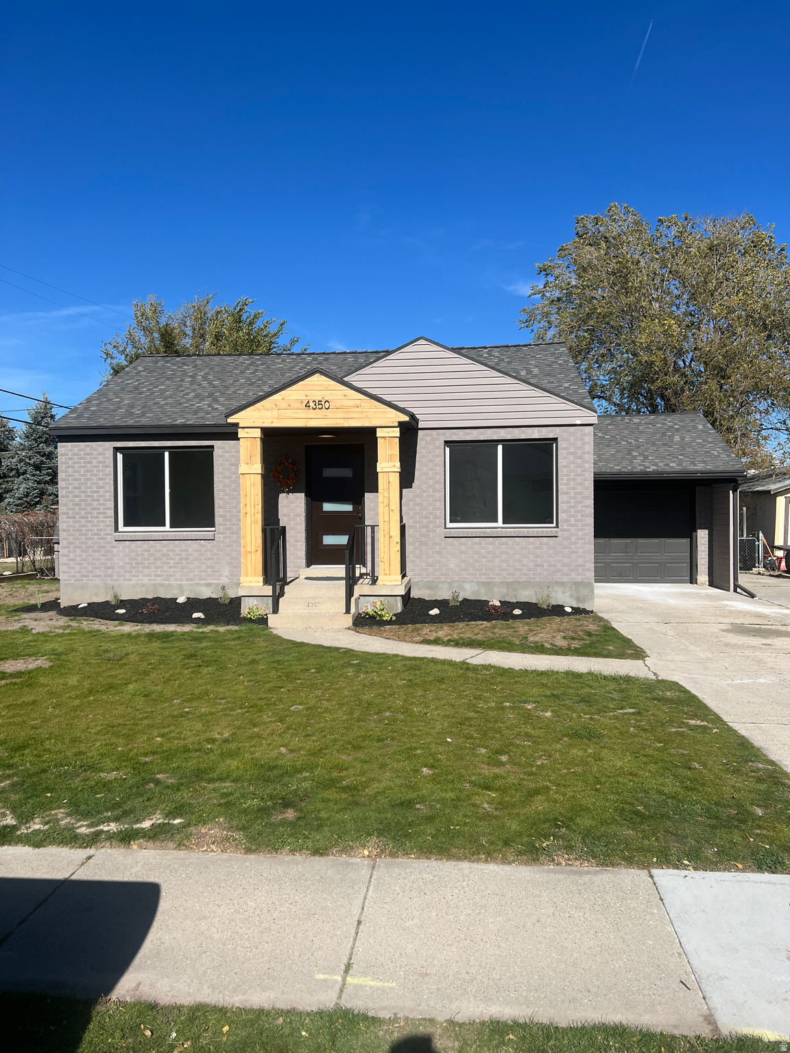 KEARNS TOWNSITE - Residential