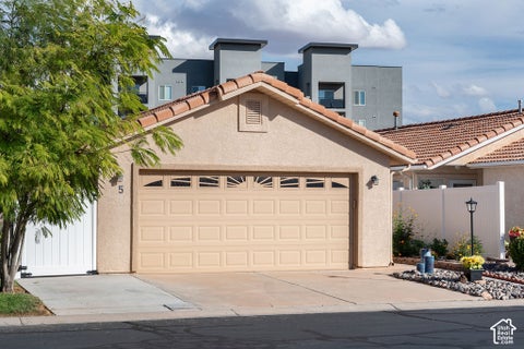 Photo of 1360 E TELEGRAPH ST #5, Washington, UT 84780 (MLS # 2192476)