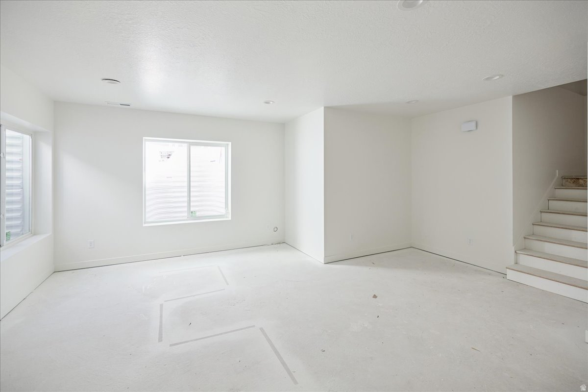 DAYBREAK - Residential