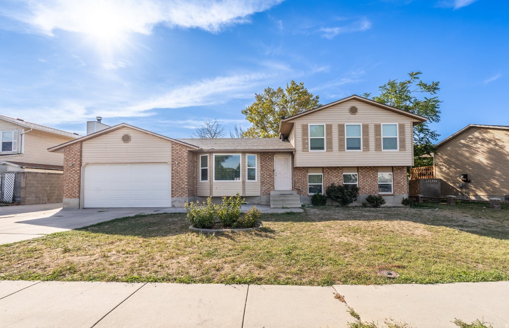 Photo of 3816 S PHEASANT GLEN DR W, West Valley City, UT 84120 (MLS # 2186421)