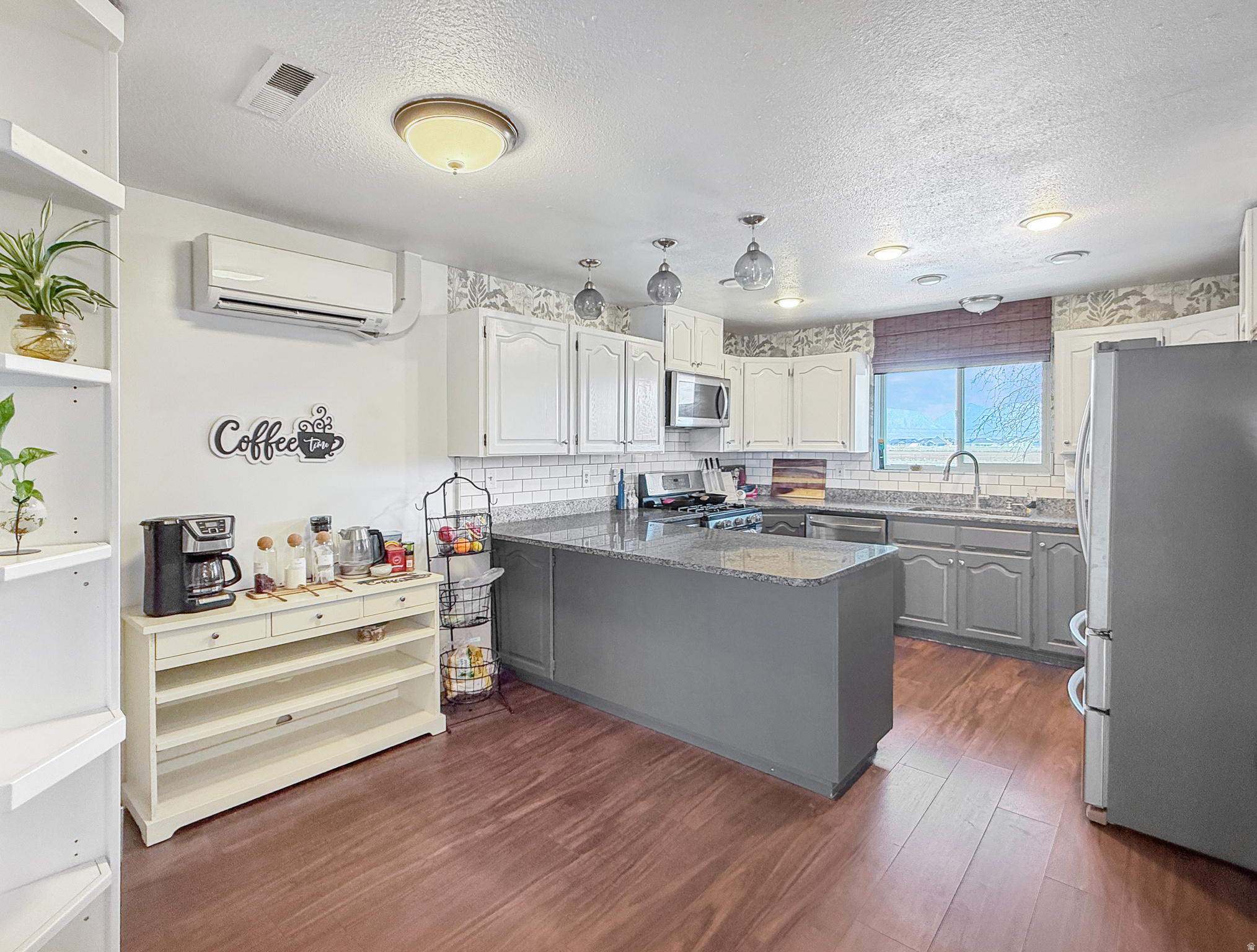 ANDERSON WEST ACRES - Residential