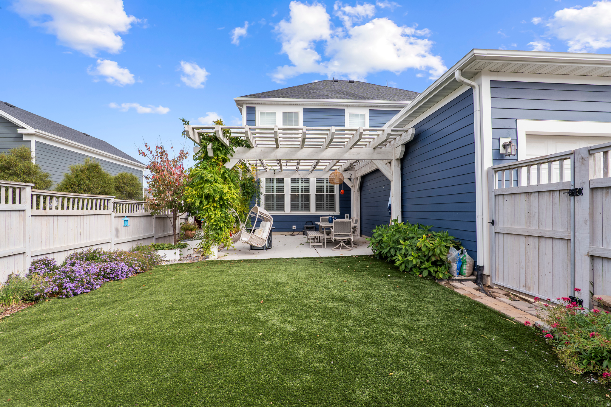 DAYBREAK - Residential