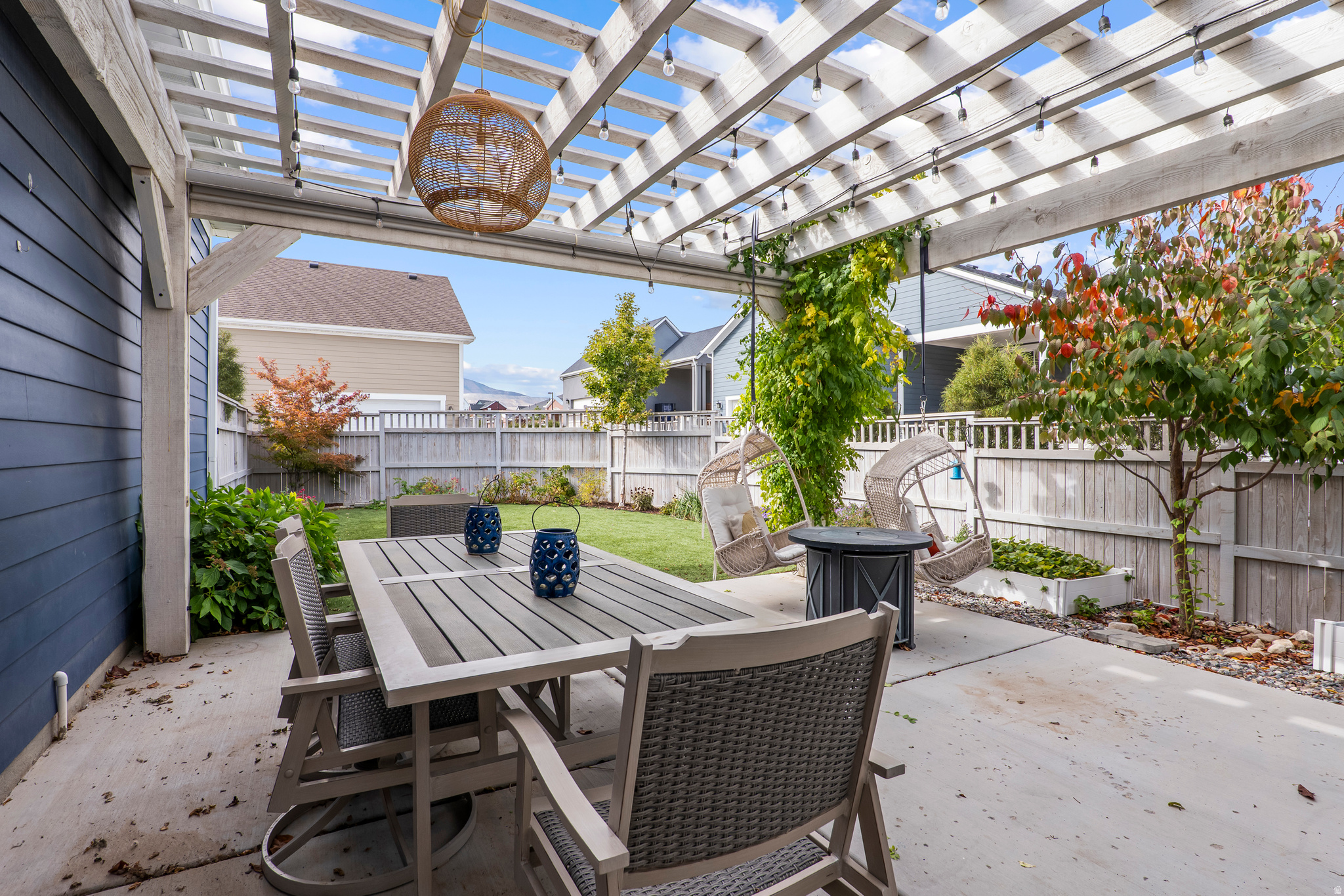 DAYBREAK - Residential