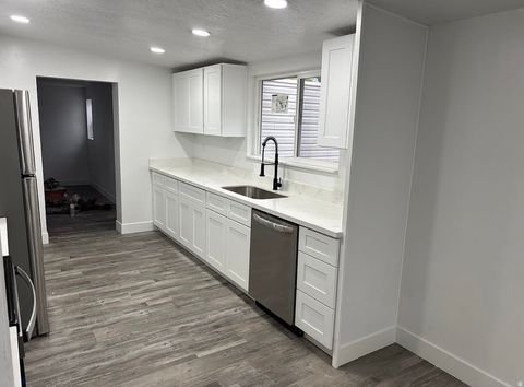 Tiny photo for 1493 MARILYN DR, Layton, UT 84041 (MLS # 2122491)