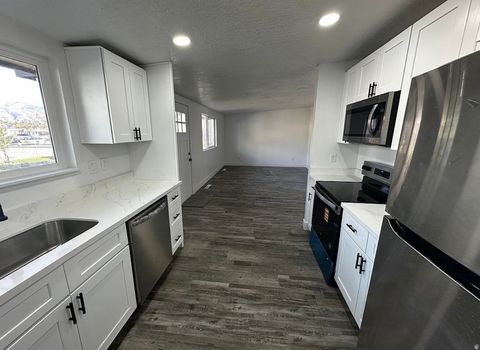 Tiny photo for 1493 MARILYN DR, Layton, UT 84041 (MLS # 2122491)