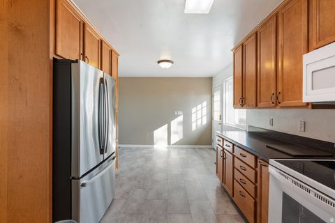 Tiny photo for 393 LAKEWOOD DR, Provo, UT 84601 (MLS # 2126632)
