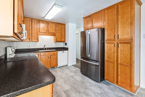 Tiny photo for 393 LAKEWOOD DR, Provo, UT 84601 (MLS # 2126632)
