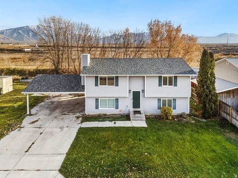 Tiny photo for 393 LAKEWOOD DR, Provo, UT 84601 (MLS # 2126632)