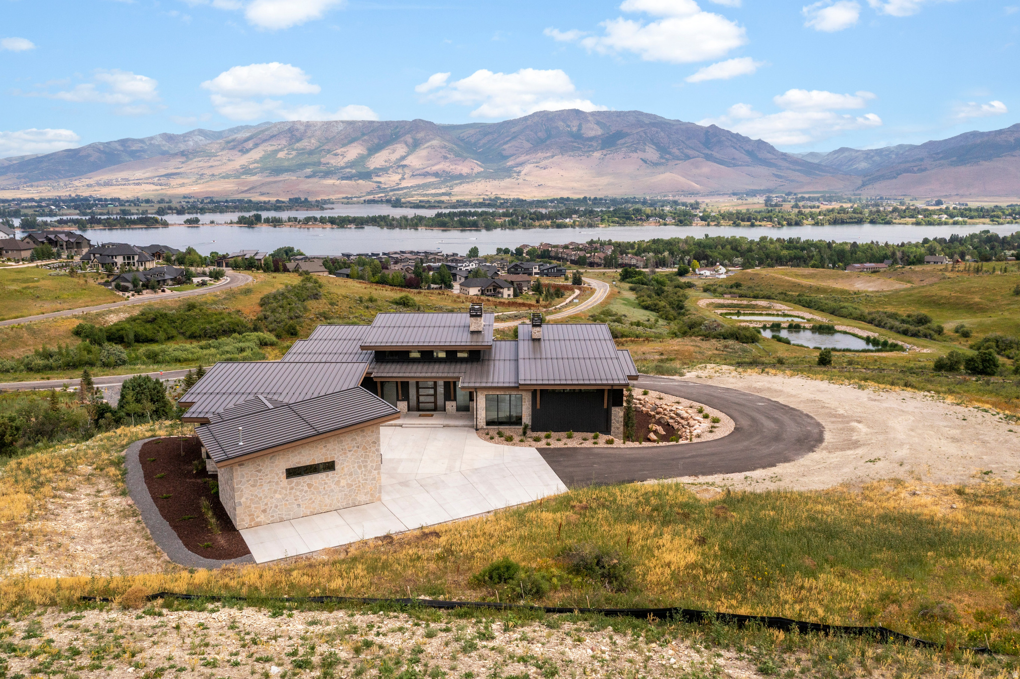 LEGACY MOUNTAIN - Residential