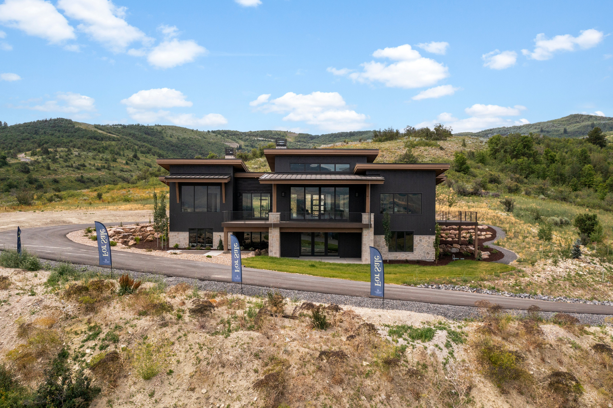 LEGACY MOUNTAIN - Residential