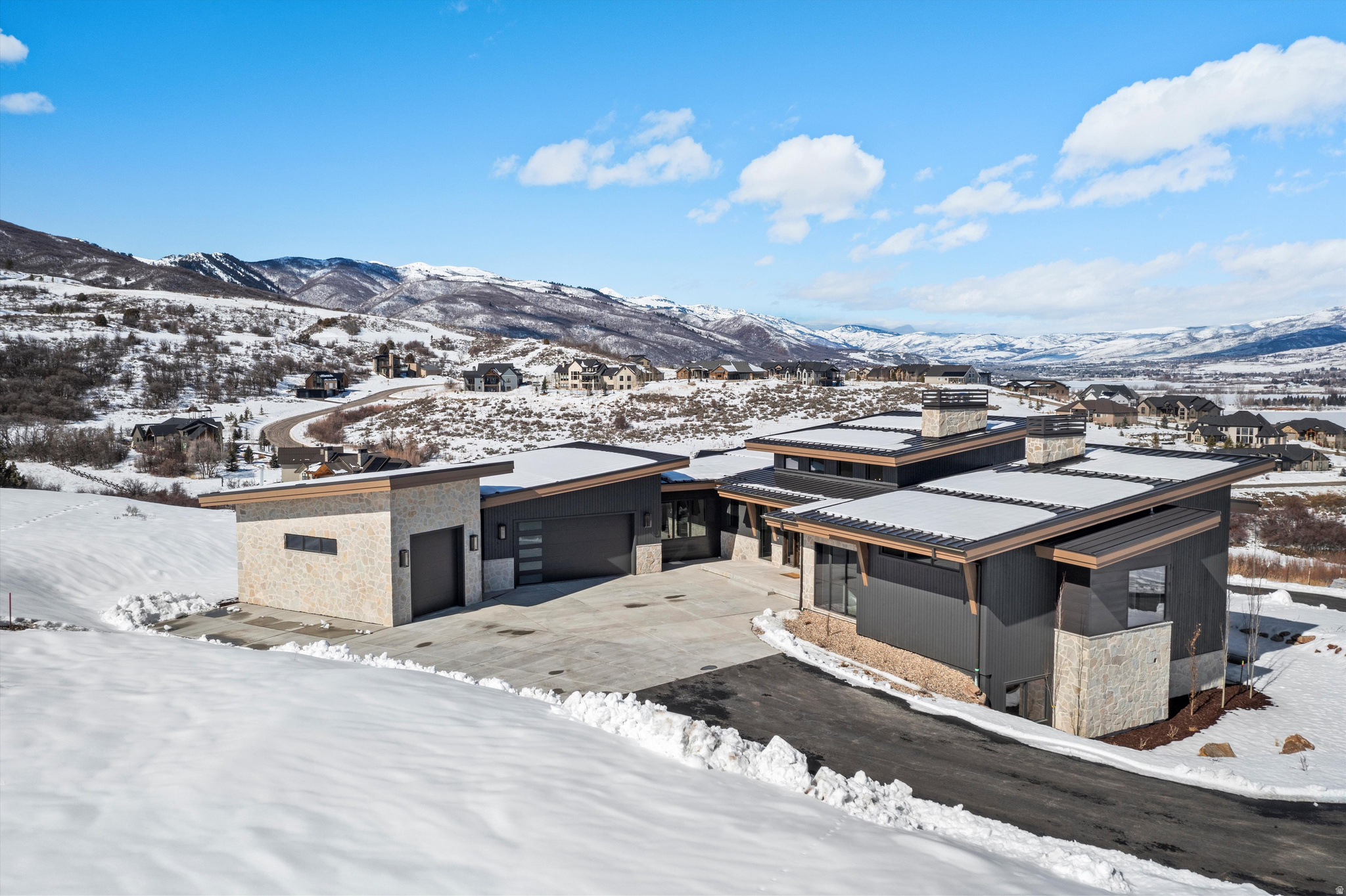 LEGACY MOUNTAIN - Residential