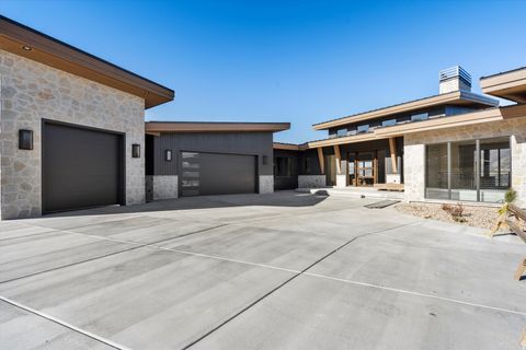 Tiny photo for 6251 E LEGACY DR, Huntsville, UT 84317 (MLS # 2127478)