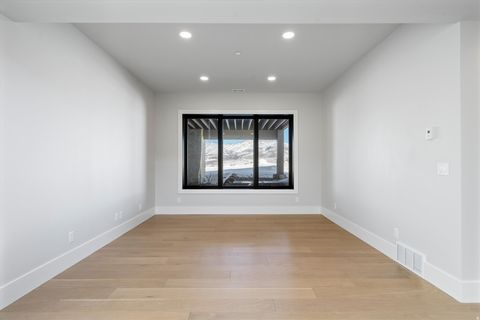 Tiny photo for 6251 E LEGACY DR, Huntsville, UT 84317 (MLS # 2127478)