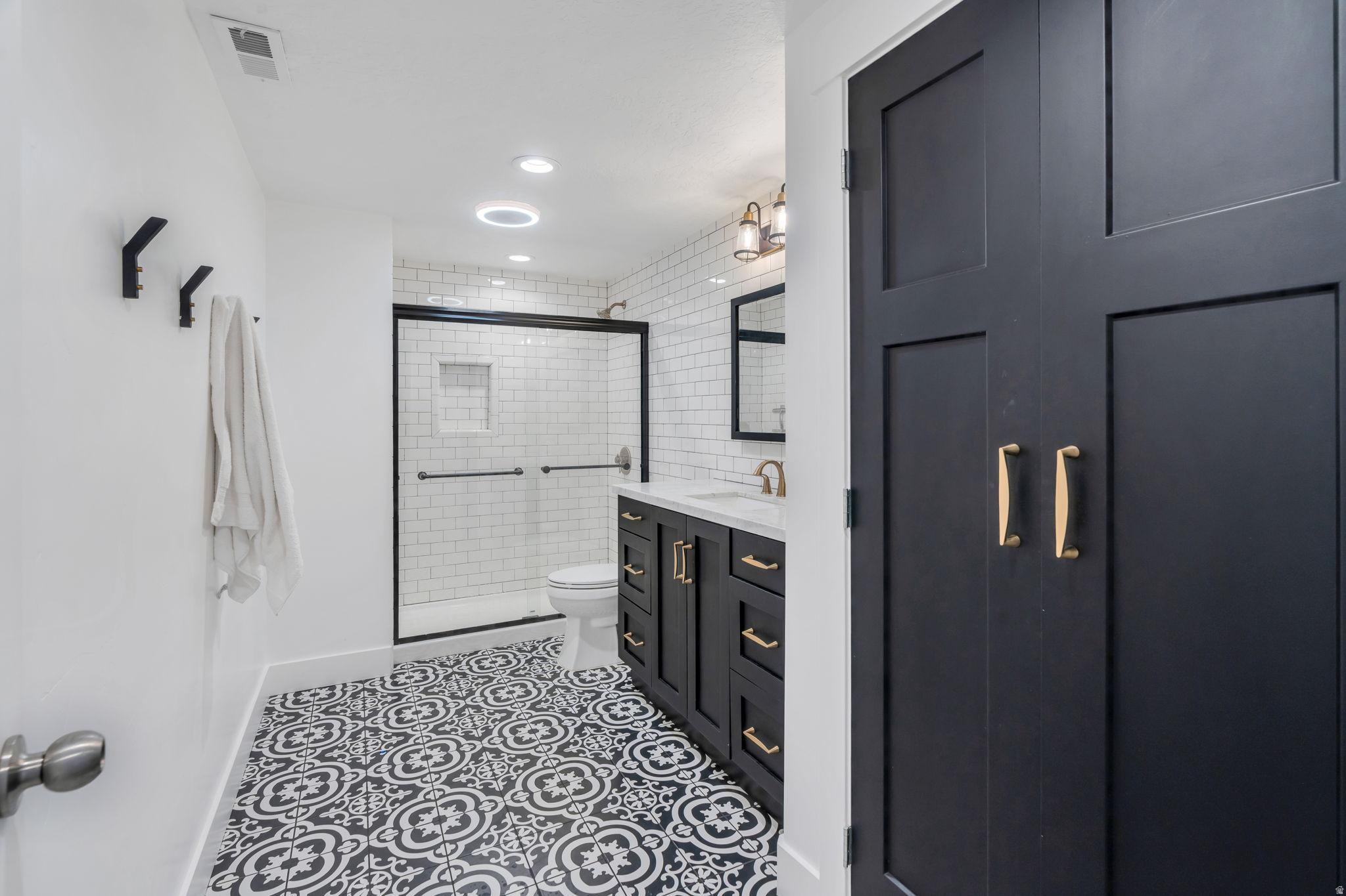 CANYON HILLS - Residential