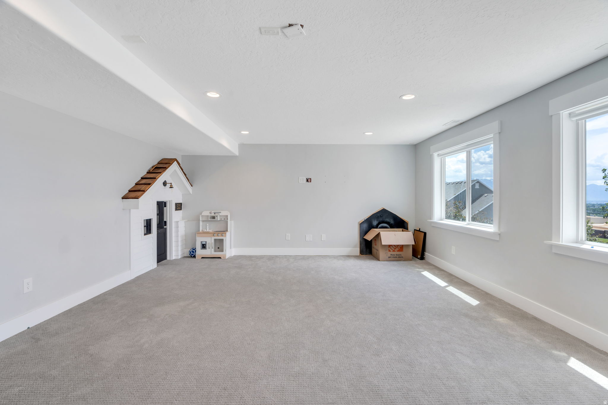 CANYON HILLS - Residential