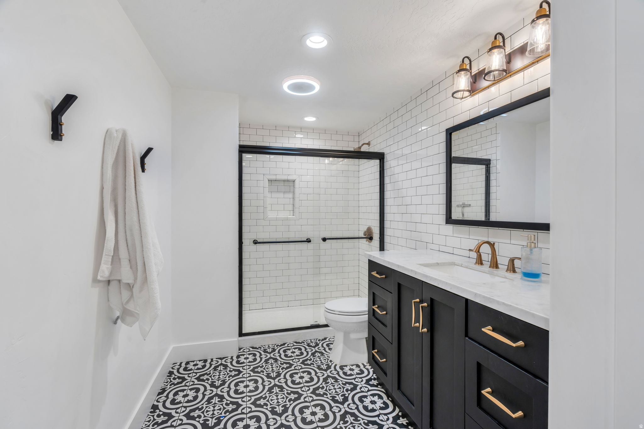 CANYON HILLS - Residential