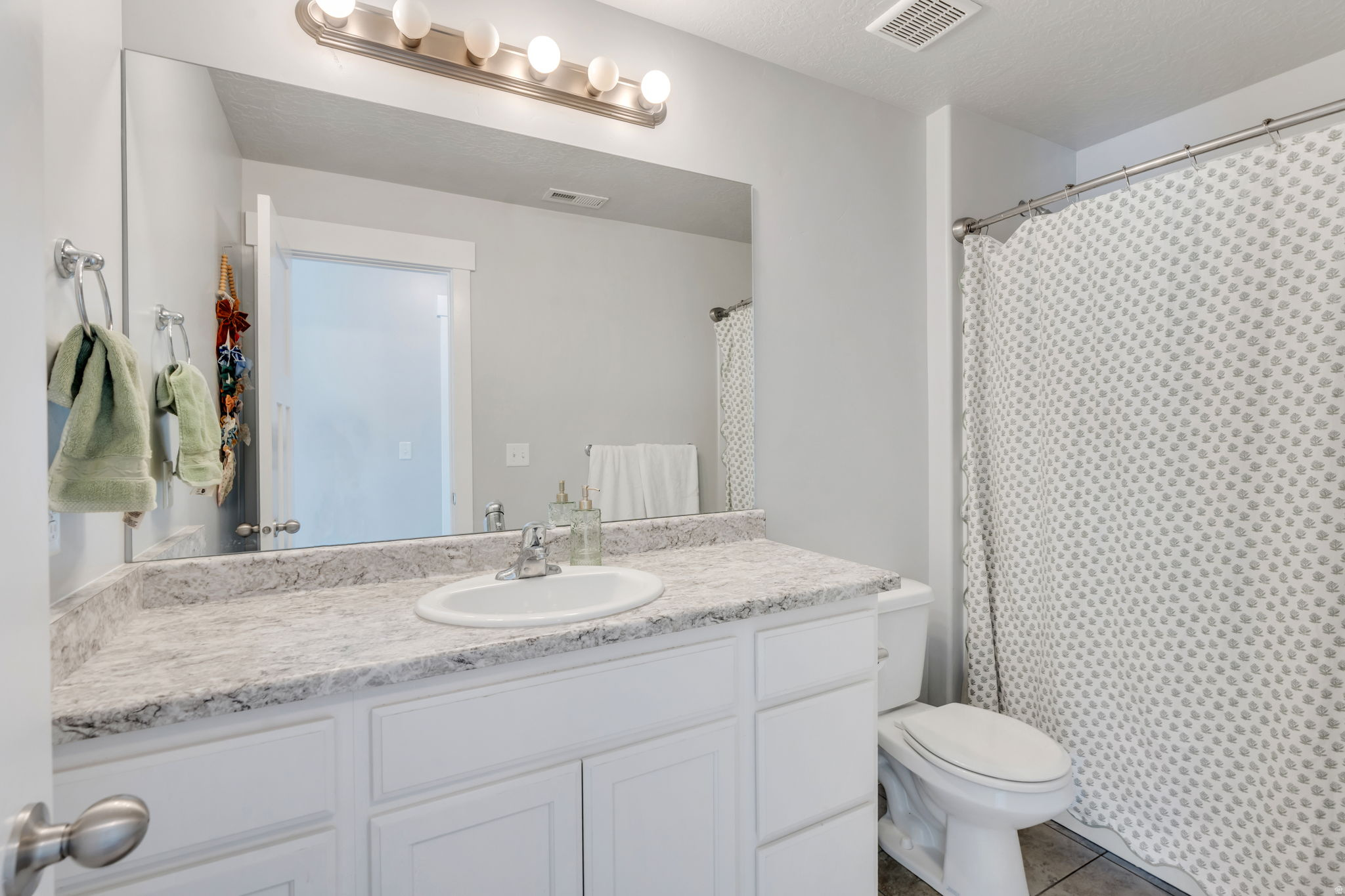 CANYON HILLS - Residential