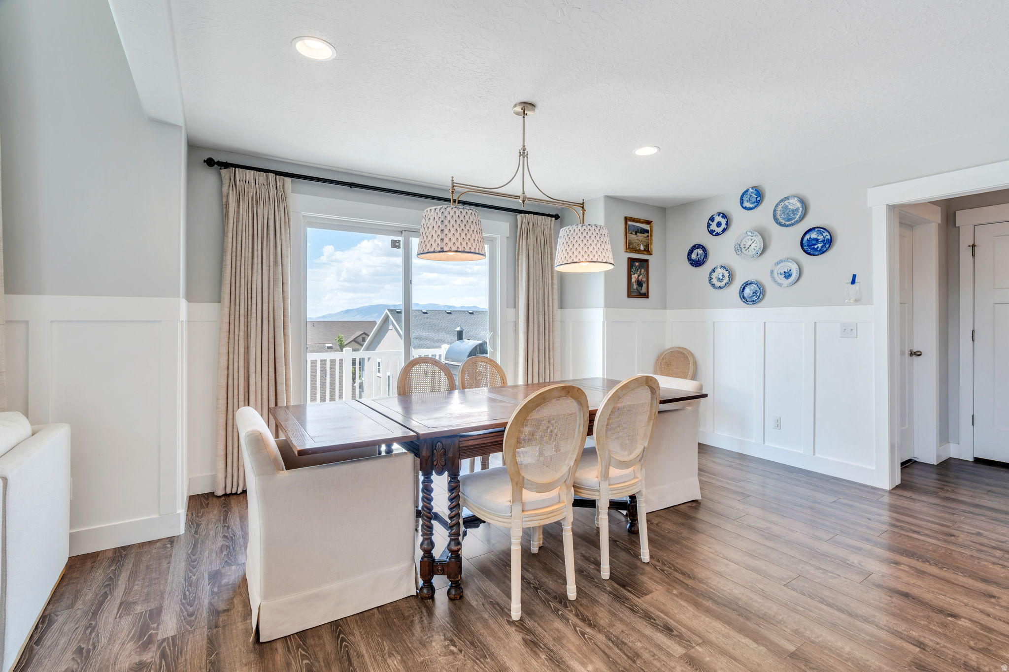 CANYON HILLS - Residential