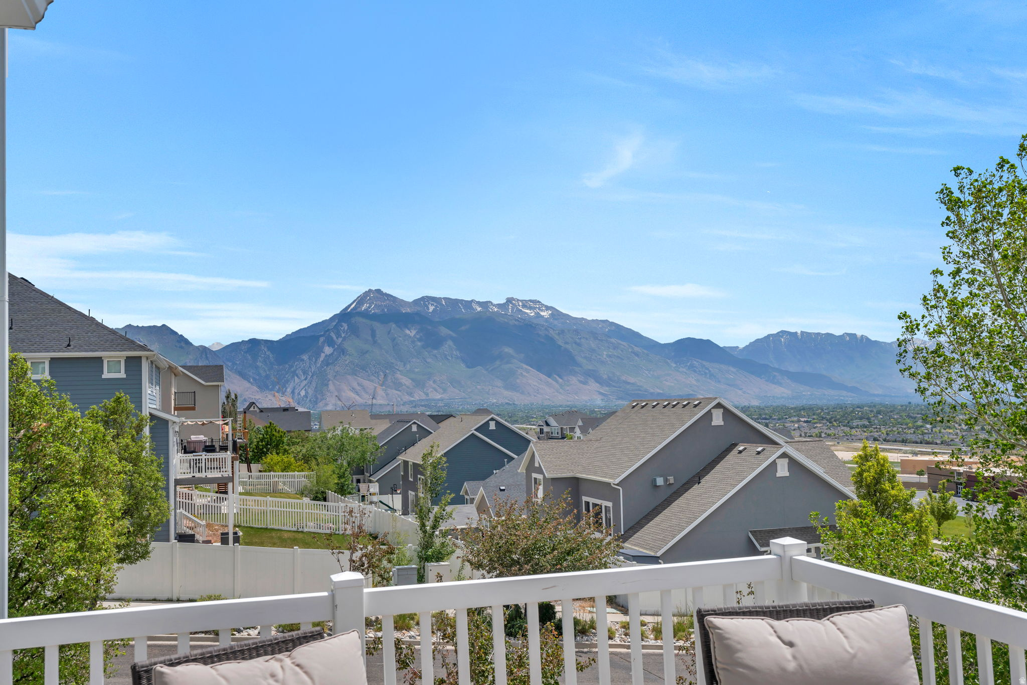 CANYON HILLS - Residential